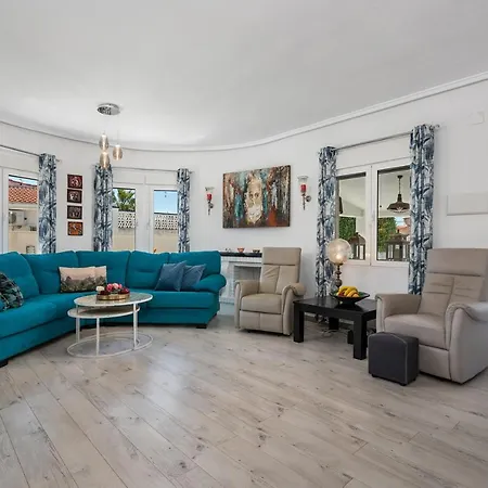 Charming In For 7 Persons Villa *